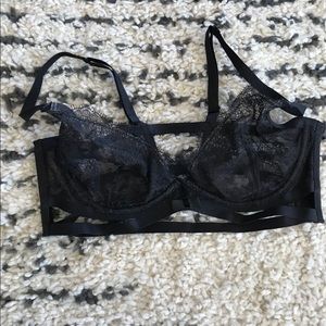 Victorias Secret bra size 32C